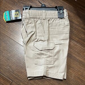 Cargo Shorts, tan, adjustable waist